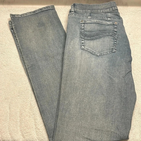 White House Black Market Denim - White House Black Market Noir Woman Light Wash Denim Jeans Size 6R